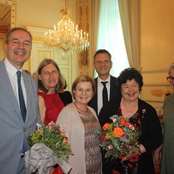 Alfred Trendl, Rosina Baumgartner, Peter Mender und Eveline Kölbl (GF FV Steiermark), Sissi Potzinger und die aktuelle Vorsitzende des steirischen Verbandes Cornelia Pernkopf